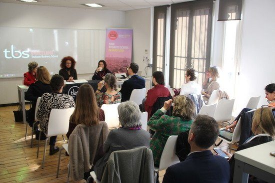 El liderazgo femenino en España y los EE.UU. TBS EDUCATION