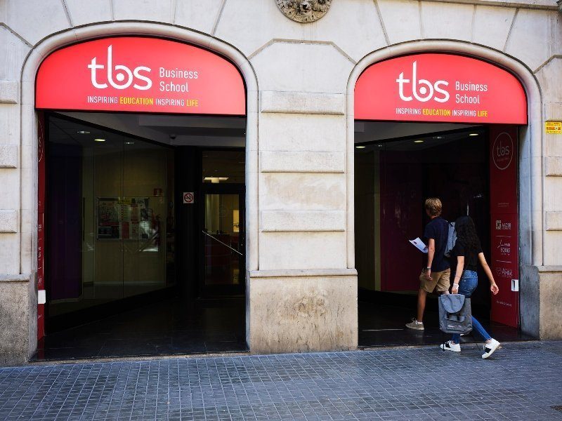 tbs barcelona bachelor management